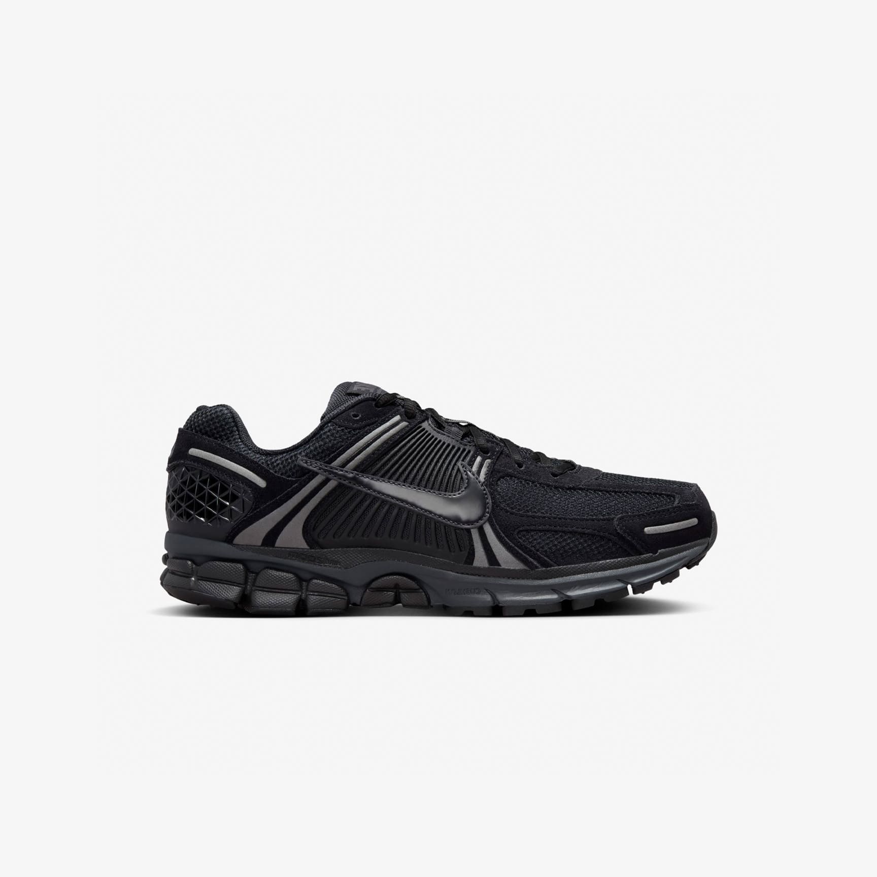 Nike Zoom Vomero 5 'Black Metallic'